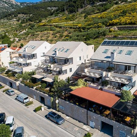 Apartments Villa Azzurra Bol Exterior foto