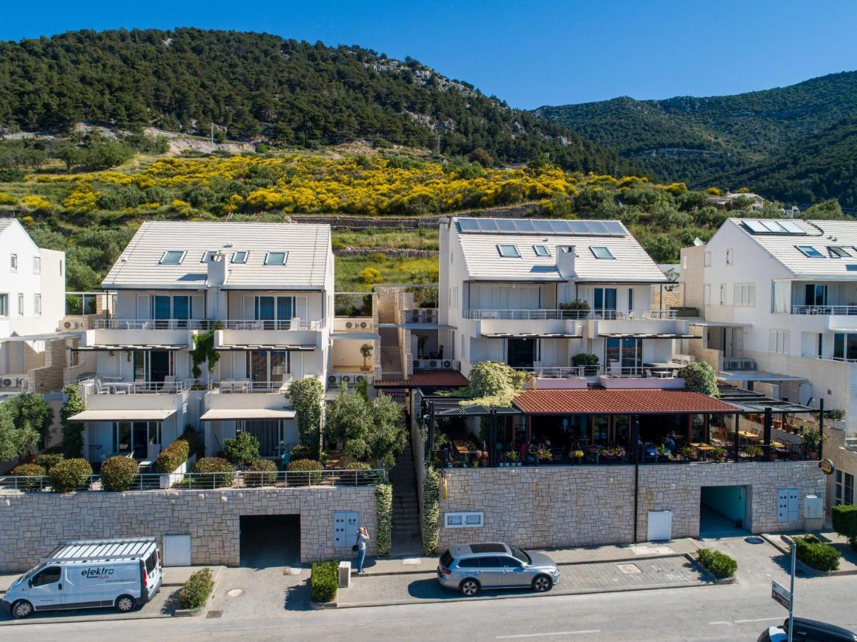 Apartments Villa Azzurra Bol Exterior foto