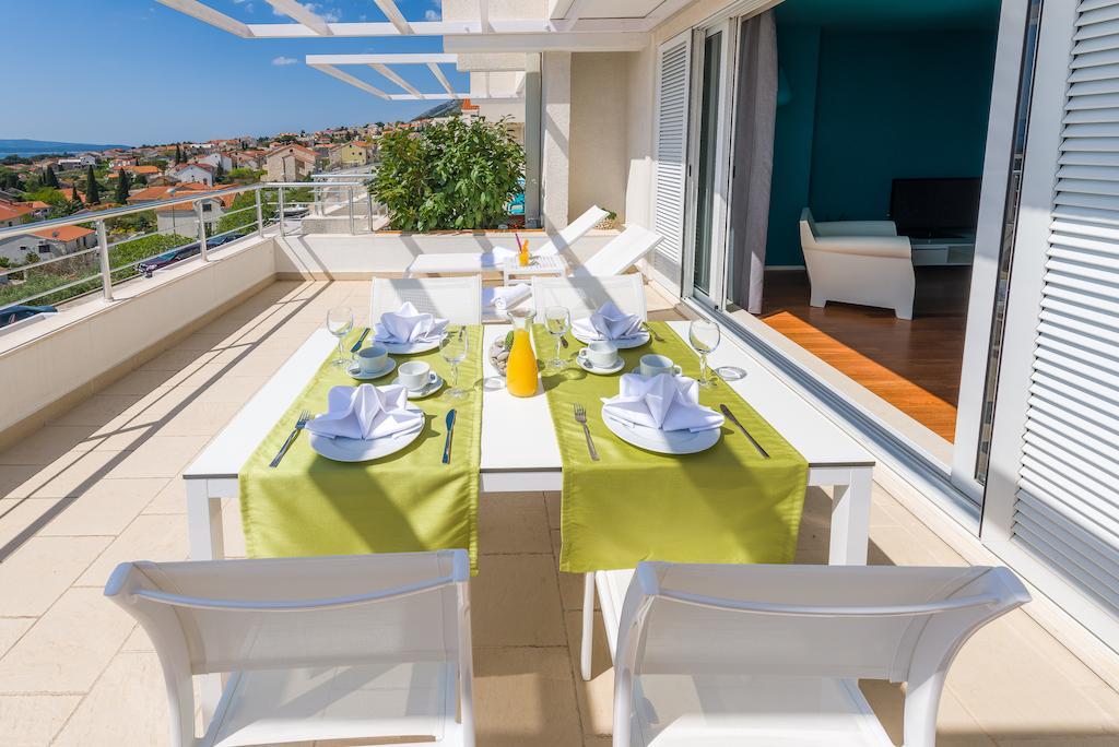 Apartments Villa Azzurra Bol Exterior foto