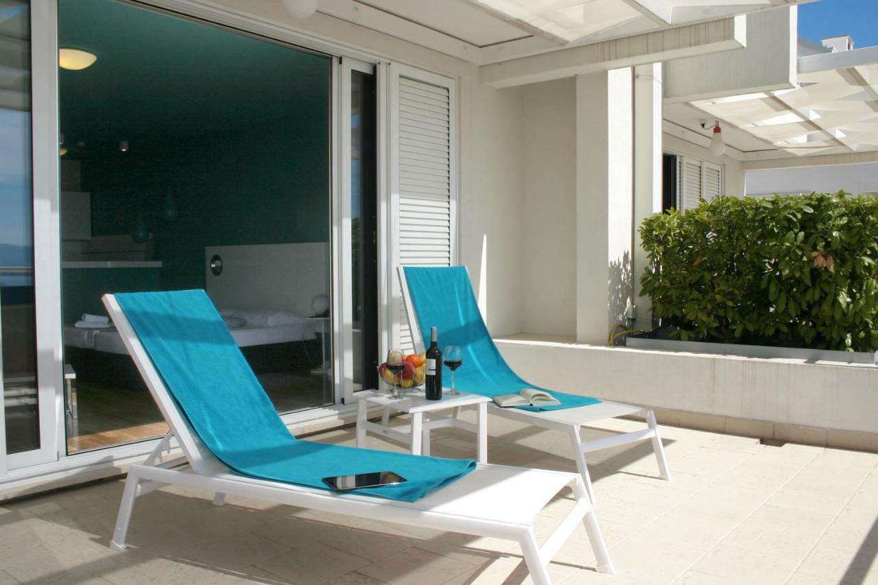 Apartments Villa Azzurra Bol Exterior foto